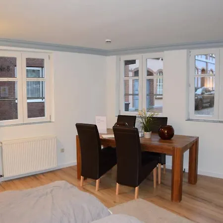 Apartment Altstadt*wohnung 80qm*5 Schlafplaetze* *